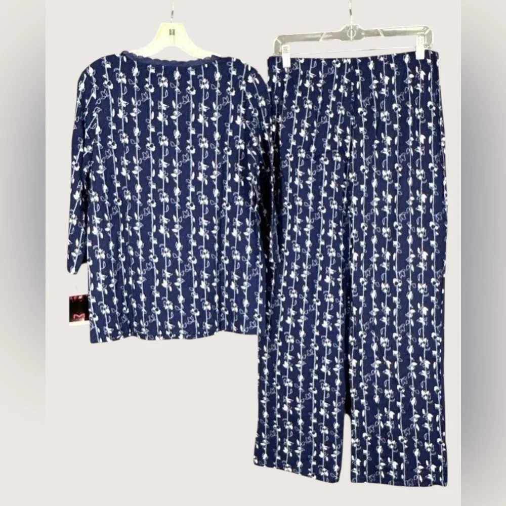 NWT Maidenform pajama set. Size Medium. #10308 - Picture 2 of 5
